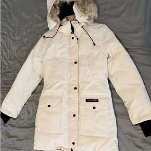Canada Goose Women's White Parka with Real Coyotes Fur Hood - Small